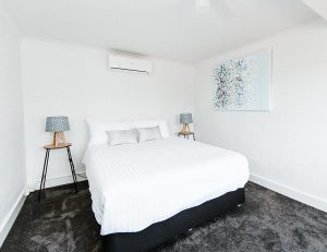 Berry Accommodation | Queen Garden Room - The Berry Inn